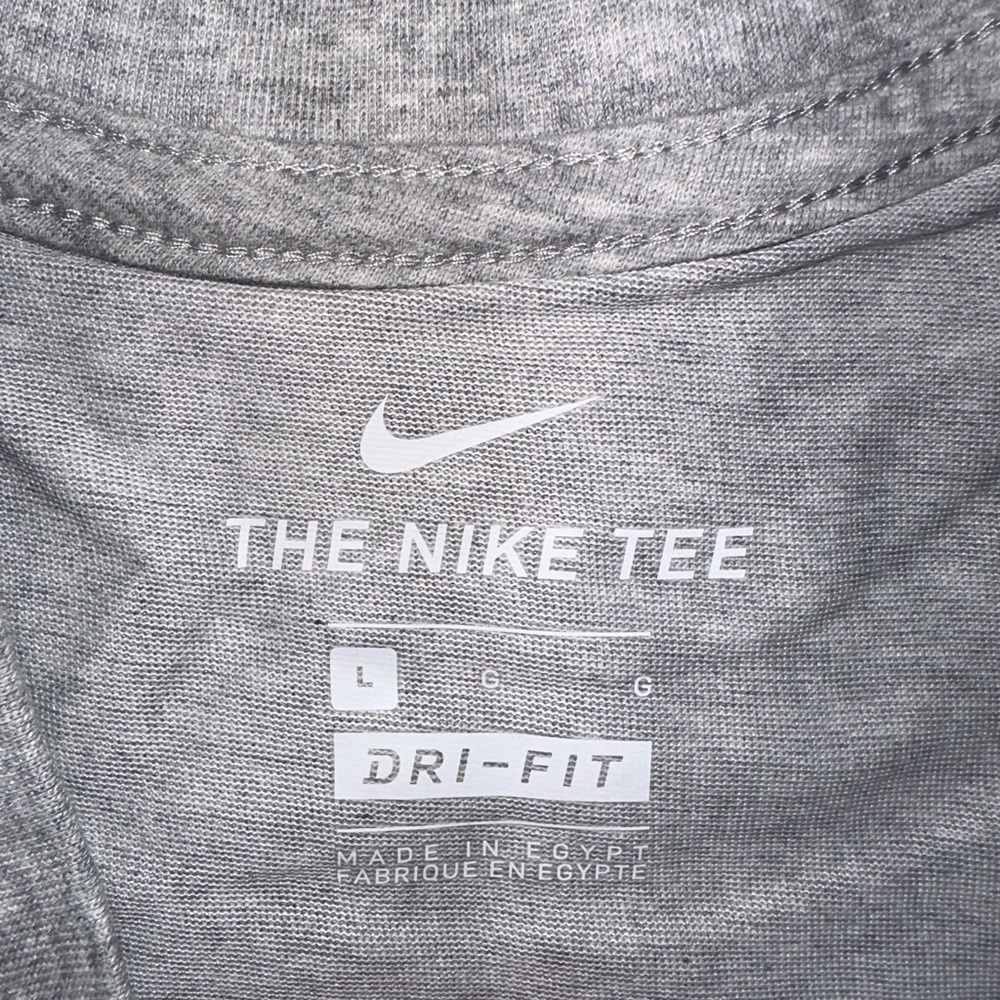 Nike Shirt The Nike Tee Standard Fit Gray Swoosh Front - Size SM MED LG XL - NEW - Picture 4 of 9
